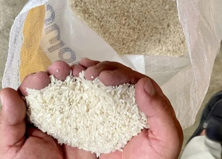Hati-Hati! Ini 5 Ciri Beras Oplosan yang Bisa Merusak Ginjal dan Hati