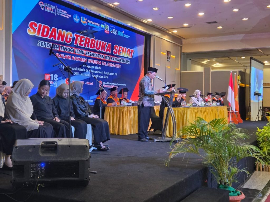 Gubernur Kalsel Hadiri Wisuda STIKES ISFI Banjarmasin