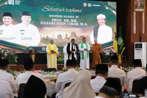 Kunjungi Kalsel, Menag Nasaruddin Umar Ajak Masyarakat Jaga Persatuan dan Alam