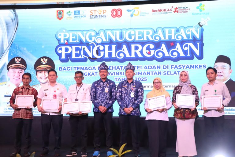 Apresiasi Istimewa! Pemprov Kalsel Anugerahkan Penghargaan Nakes Teladan 2025