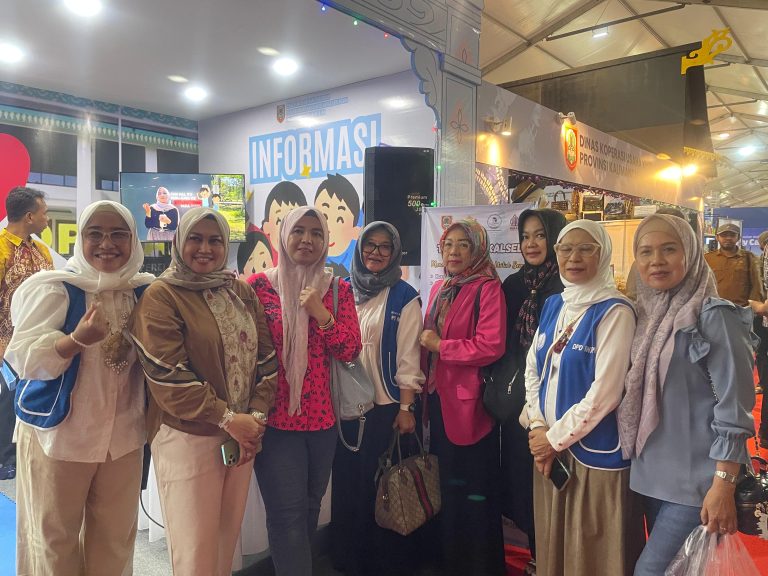 Bukan Sekadar Pameran! IWAPI Kalsel Bantu UMKM Perempuan Naik Kelas di Kalsel Expo 2025
