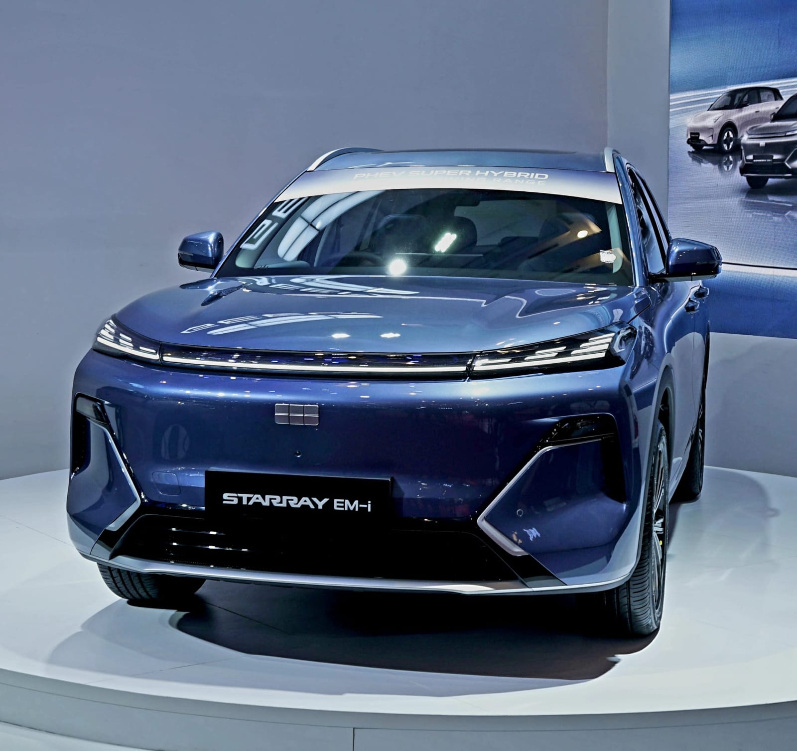 Geely Luncurkan Starray EM-i, Mobil Hybrid Super Irit dan Canggih di Indonesia