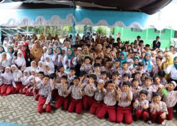 Tanamkan Pola Hidup Sehat Sejak Dini, Pemprov Kalsel Gencarkan Edukasi B2SA di Sekolah