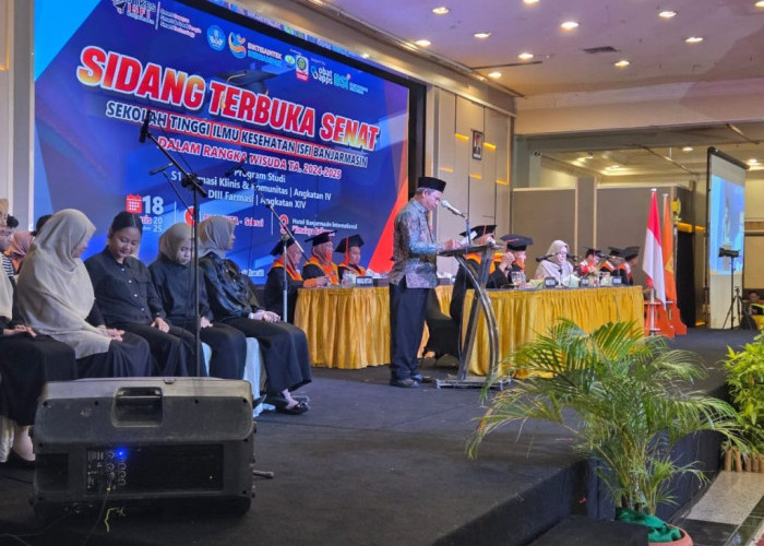 Gubernur Kalsel Hadiri Wisuda STIKES ISFI Banjarmasin