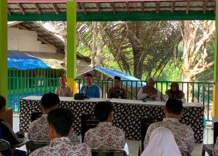 Dukcapil Goes to School, Disdukcapil Kalsel Jemput Bola Pelayanan Adminduk di MAN Kotabaru