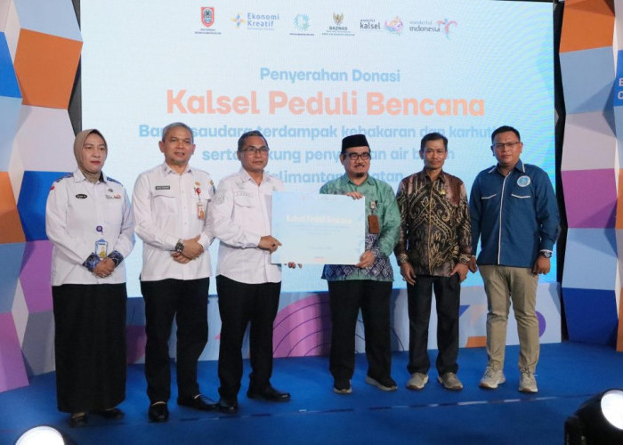 Dispar dan Gekraf Kalsel Salurkan Donasi Kalsel Peduli Bencana melalui BAZNAS