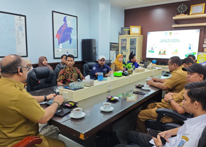 Banua Pers Community dan DLH Kalsel Hijaukan Tiga Desa di Banjar Lewat Penanaman Pohon Berbunga