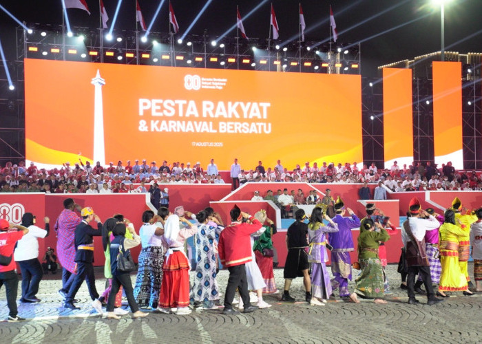 Luar Biasa, Bisa Dekat Presiden!: Cerita Warga di Karnaval HUT ke-80 RI