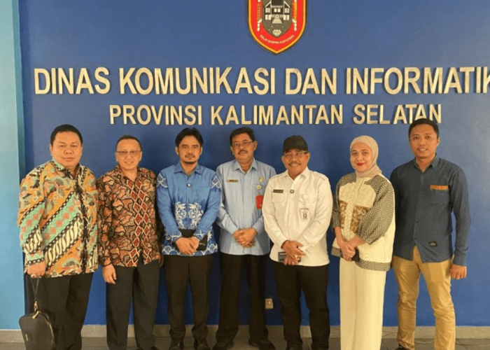Tim Seleksi Serahkan Berkas Uji Kompetisi Calon KPID Kalsel 2024-2029 ke Komisi I DPRD  Prov Kalsel 